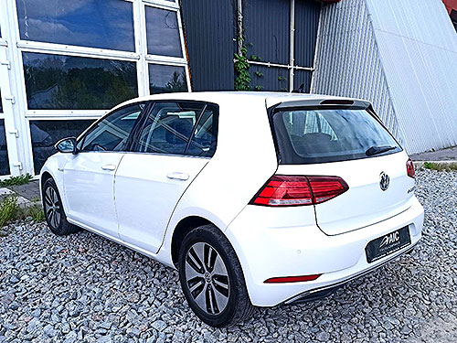      Volkwagen e-Golf    4 400 .  * - 