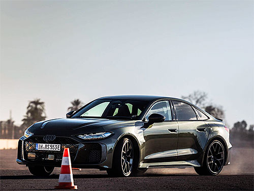 ����� Audi RS5 ��������� ������������ � ������� - Audi