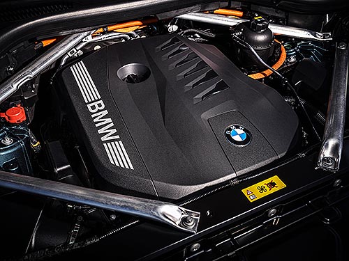  BMW        - BMW