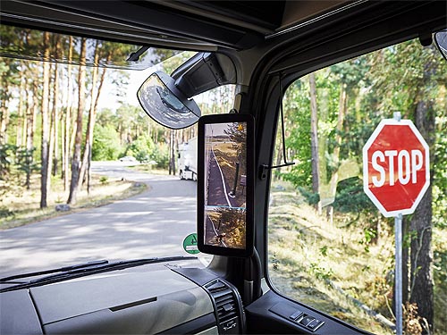 Почему новый Mercedes-Benz Actros стал самым «продвинутым» грузовиком в мире - Mercedes-Benz