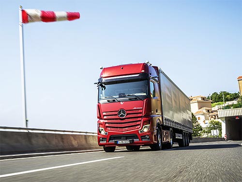 Почему новый Mercedes-Benz Actros стал самым «продвинутым» грузовиком в мире - Mercedes-Benz