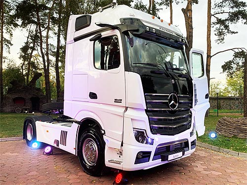       2020  - Actros