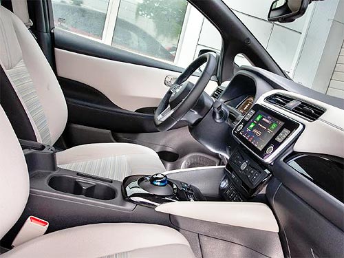      Nissan LEAF - Nissan