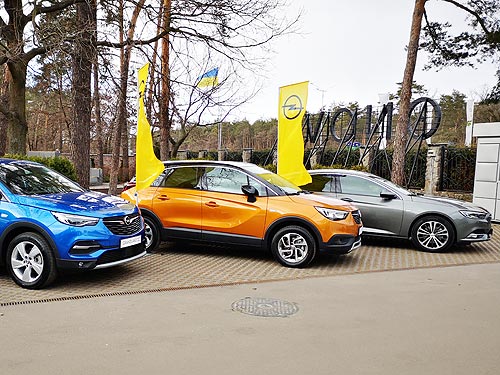 2019  Opel      1100  - Opel