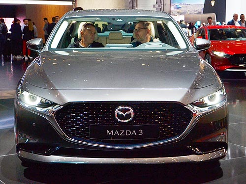 Mazda ��������� Volvo. ������� Mazda �� ���������� � ������ - Mazda