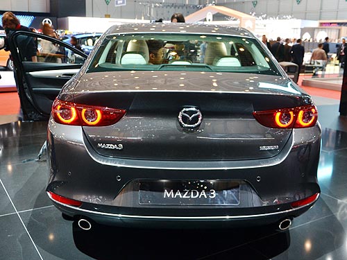 Mazda ��������� Volvo. ������� Mazda �� ���������� � ������ - Mazda