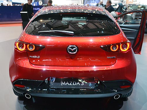 Mazda ��������� Volvo. ������� Mazda �� ���������� � ������ - Mazda