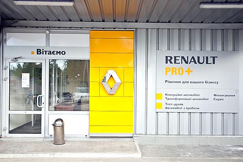  Renault    5-  - Renault