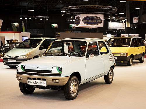 Каким будет прототип Renault 5 из 70-х, подмигивающий фарами - Renault