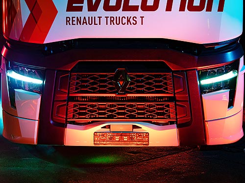 Renault Trucks представила в Украине обновленную линейку моделей T, C, К - Renault