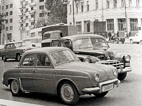  Renault    .    - Renault