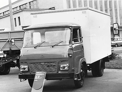  Renault Trucks   . 130  