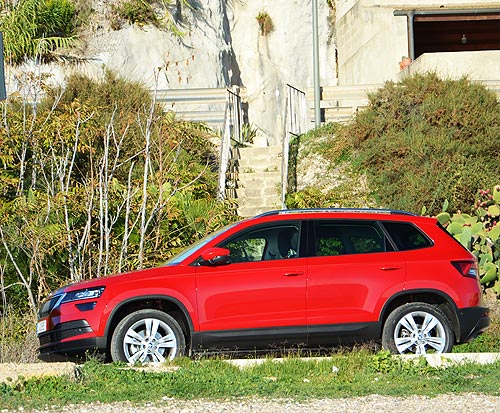 SKODA KAROQ        SUV - SKODA