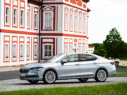    Skoda Superb.      2024  - Skoda