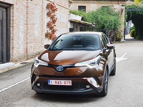 Toyota C-HR:     - - Toyota