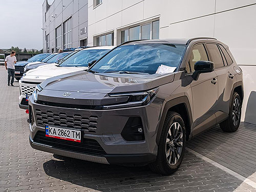 ���� �������� Toyota RAV4 ��������� �������� �� ����������� �����