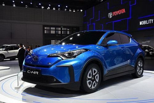  Toyota C-HR    - Toyota