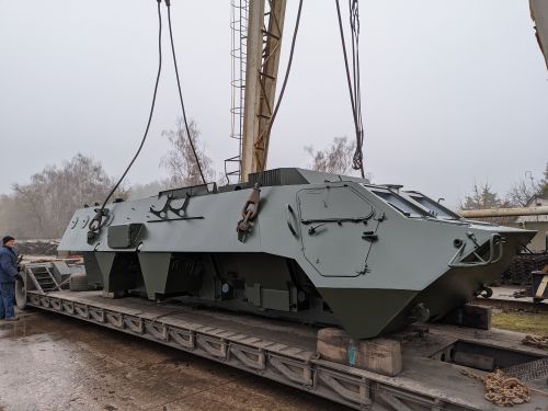 В Украине начали выпускать корпуса для плавучего бронетранспортера БТР-4Е