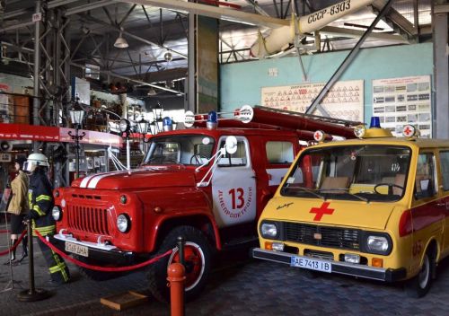 У Дніпрі поновлює роботу музей ретро автомобілів  - ретро