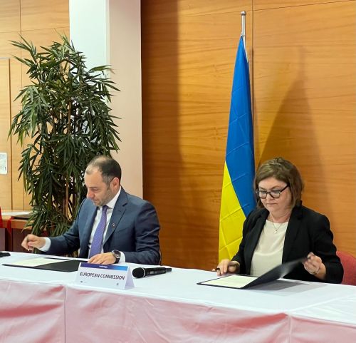 Україна підписала "транспортний безвіз" з ЄС. Що це дає