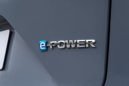  Nissan e-POWER     - Nissan