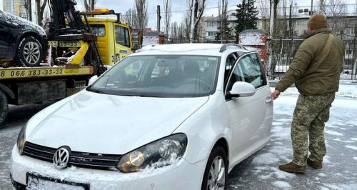 Київська митниця передала конфісковані автомобілі до ЗСУ - митниц