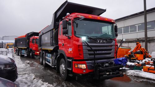 Ефективно чистити сніг будуть комбіновані автомобілі МДКЗ 31-38 на шасі JAC N350