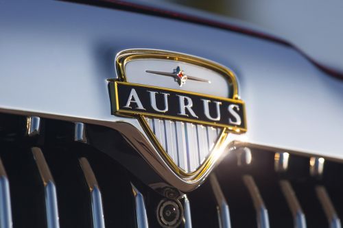 На бувшому заводі Toyota будуть збирати китайські Hongqi з емблемою Aurus