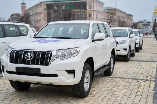      50  Toyota Land Cruiser Prado - 