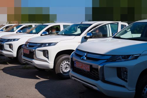 ³    10-  Mitsubishi L200