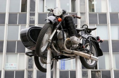 В Киеве исчез памятник мотоциклу - Киевский мотозавод