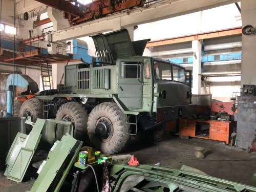 Харьковский автомобильный завод отремонтирует колесные тягачи МАЗ-537 для ВСУ