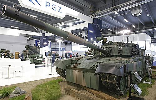 Польща може передати Україні сотні танків PT-91 Twardy