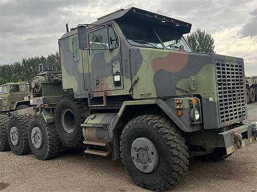      Oshkosh M1070 - 