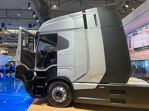    IVECO   IAA Transportation 2024 - IVECO