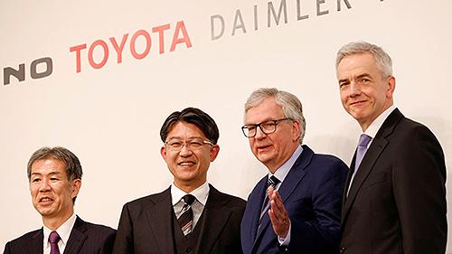 Toyota, Daimler Truck, Hino та Mitsubishi Fuso разом працюватимуть над новими технологіями