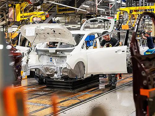 Великобританія інвестує £2 млрд в автомобільну промисловість  - Великобританія