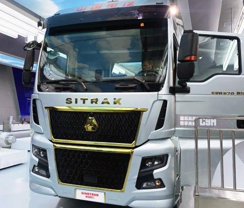 Наступного року до України привезуть 800-сильний тягач - SITRAK 