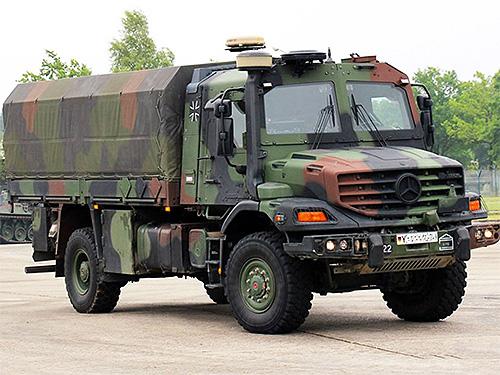   1000  Mercedes-Benz Zetros   