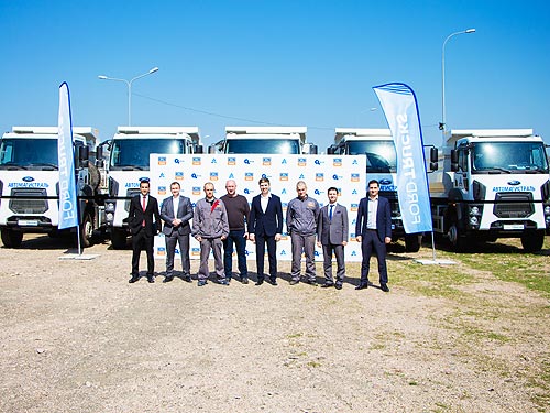  Ford Trucks     - Ford