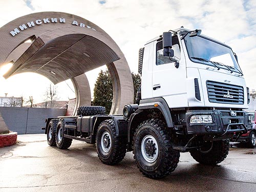 МАЗ выводит на украинский рынок грузовики с колесной формулой 8*8