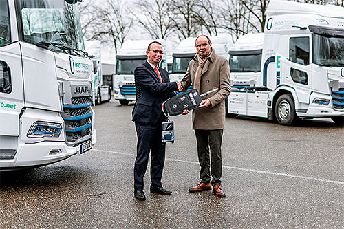 ͳ������ ����������� �������� ������ � ���� 33 ���������� ������ DAF XD - DAF