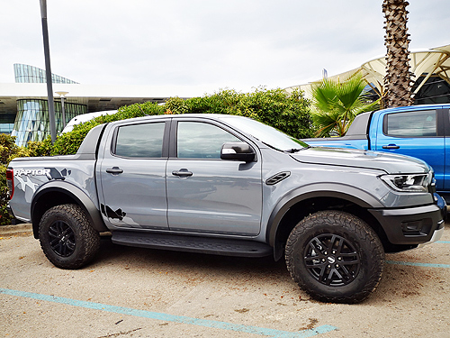 - Ford Ranger Raptor:     - Ford