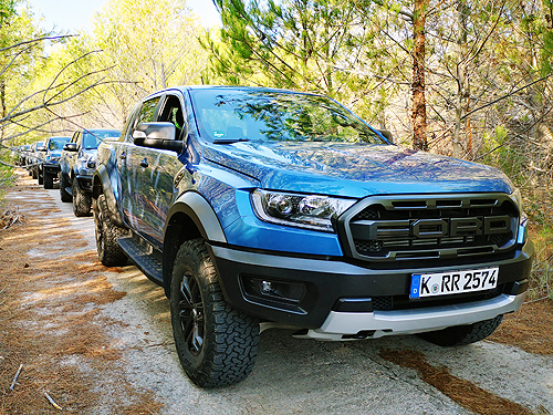 - Ford Ranger Raptor:     - Ford