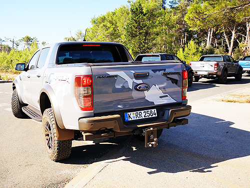 - Ford Ranger Raptor:     - Ford