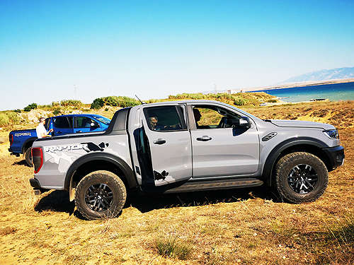 - Ford Ranger Raptor:     - Ford