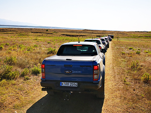 - Ford Ranger Raptor:     - Ford