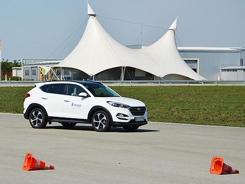 - Hyundai Tucson New:    