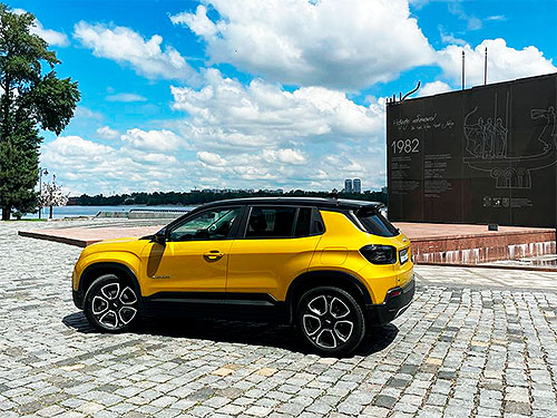 - Jeep Avenger:      - Jeep