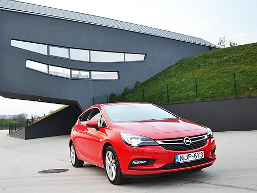 - Opel Astra K.   
